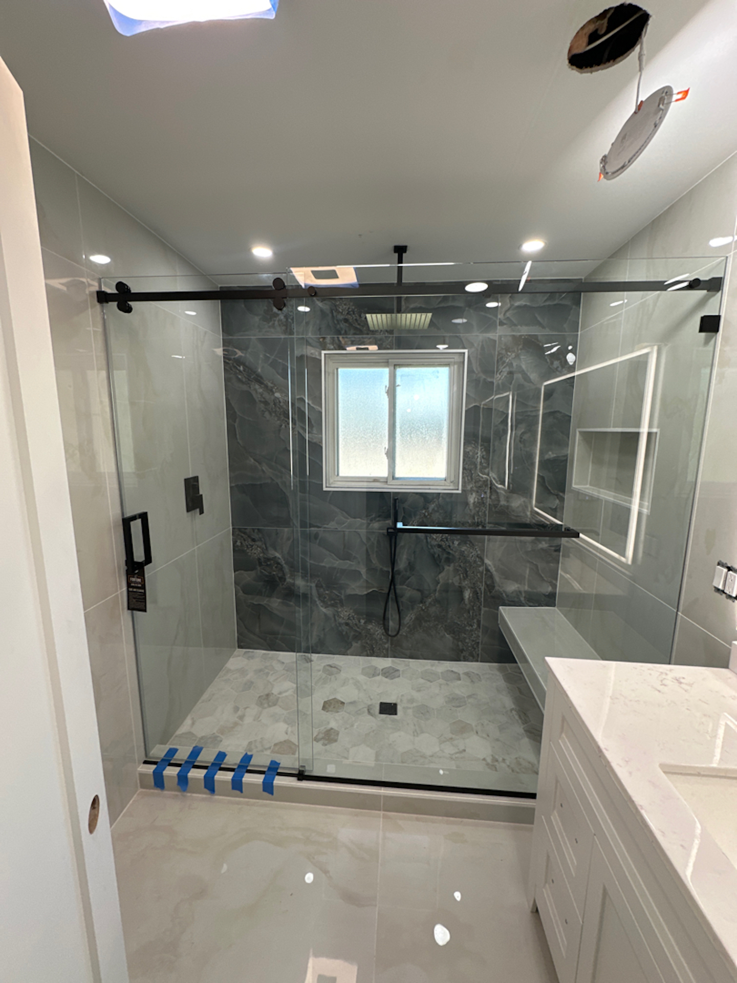 glass shower doors Macomb
